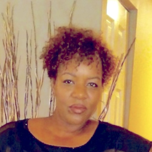 Meet your Posher, Nicole. - Picture 14 of 16